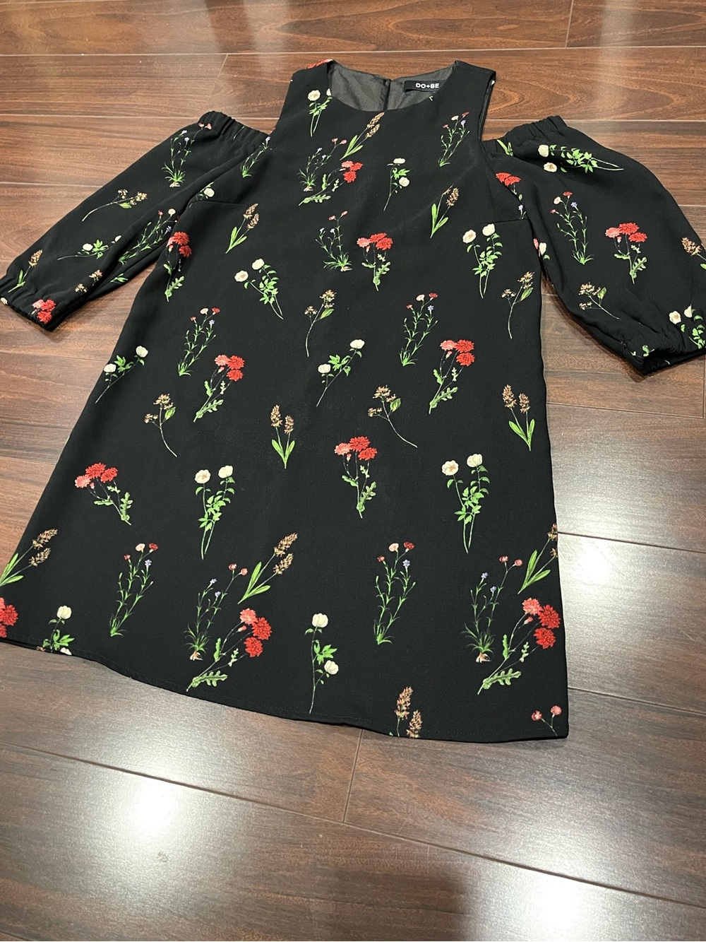 Do-Be Cold-Shoulder Dress - Picture 6 of 12